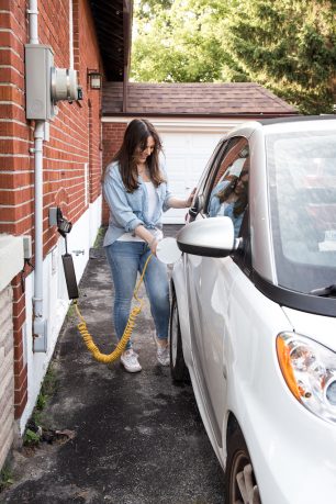 pros-and-cons-of-electric-cars-featured