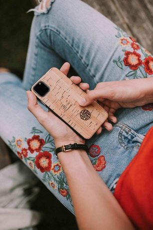eco-friendly-phone-cases-featured